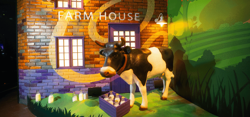 Farmhouse cow display at Cadbury World, Purpl discounts for disabilities and long term health conditions, disabled travel discounts UK.