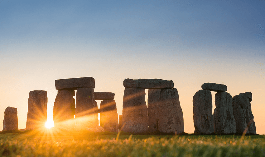 Sunrise over Stonehenge, English Heritage, Purpl discounts for disabilities and long term health conditions, disabled travel discounts UK.